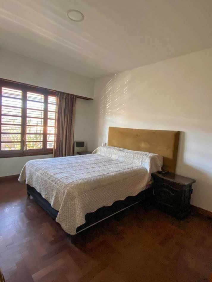 Departamento Tipo Casa| Adrogue| Venta por Viaje Urgente| 6 Amb