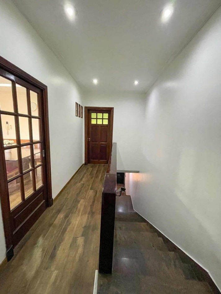Departamento Tipo Casa| Adrogue| Venta por Viaje Urgente| 6 Amb
