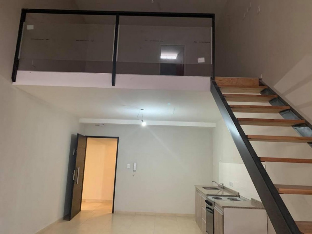 Departamentos con Patio y Parrilla un Ambiente con Dormitorio en Entrepiso