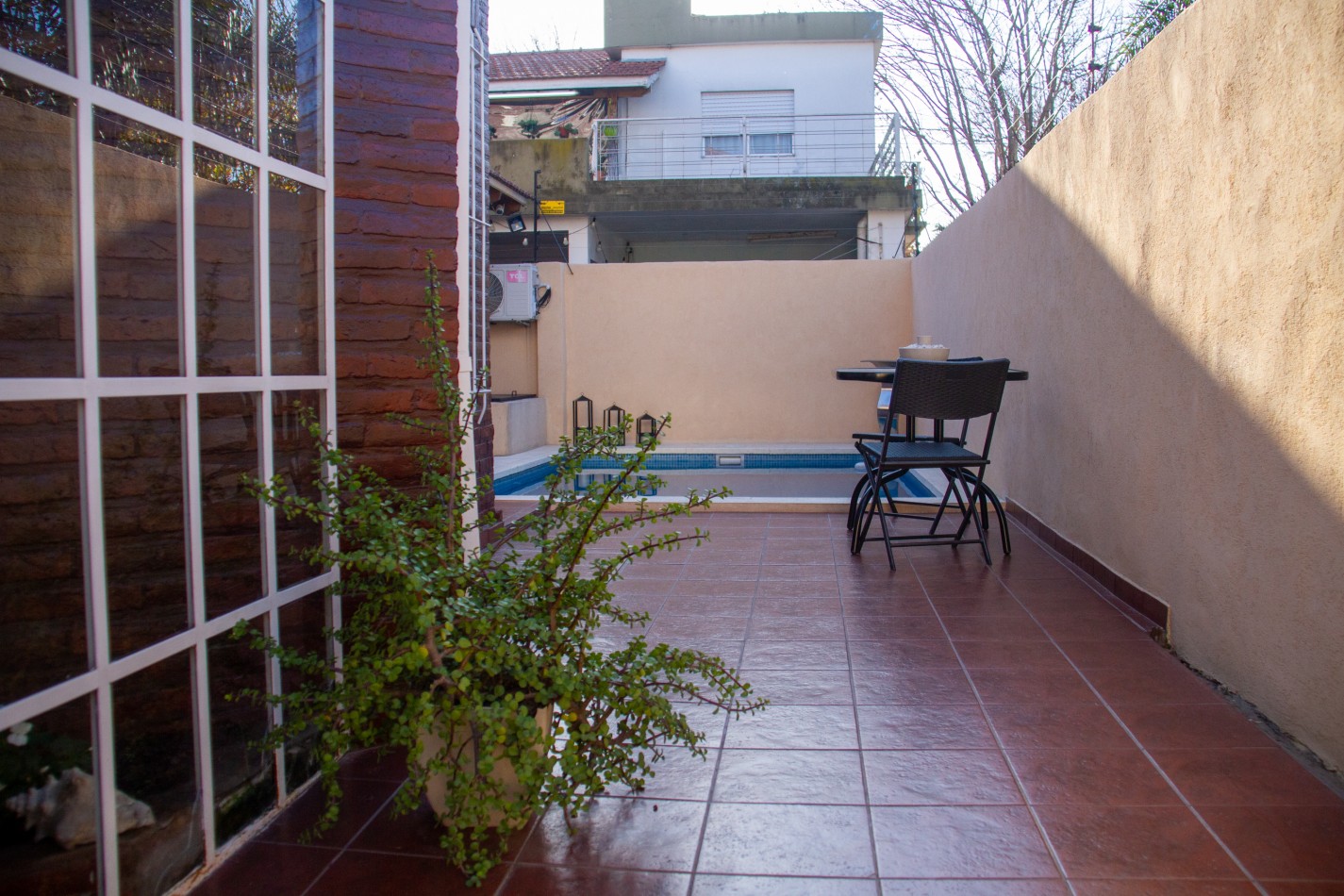 Duplex 3 ambientes con parrilla y piscina