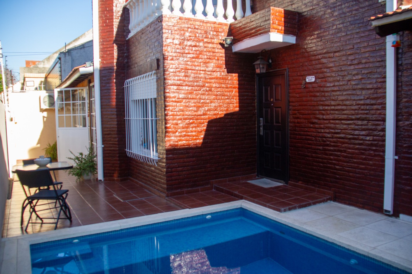 Duplex 3 ambientes con parrilla y piscina