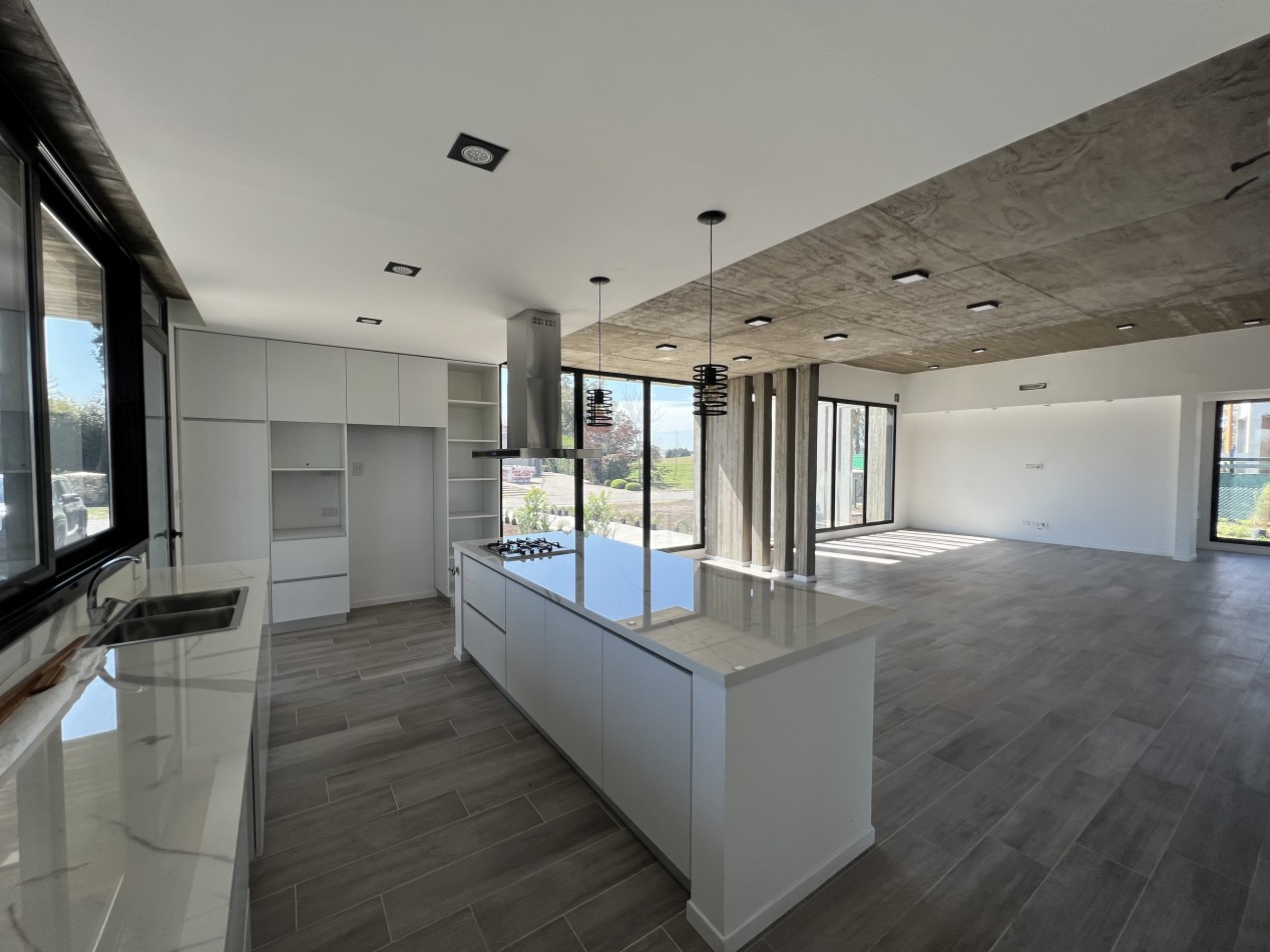 Hermosa Casa a Estrenar - Jardin y Piscina