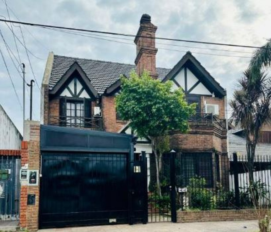 Excelente Oportunidad! Casa 4 Ambientes con Quincho y Piscina