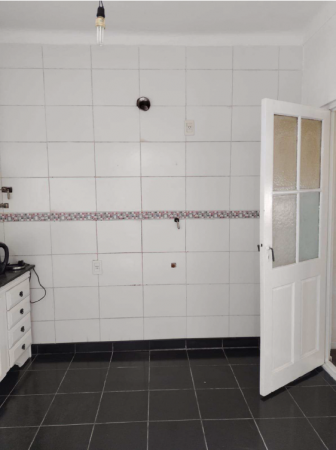 Casa 4 ambientes con amplio jardin al fondo