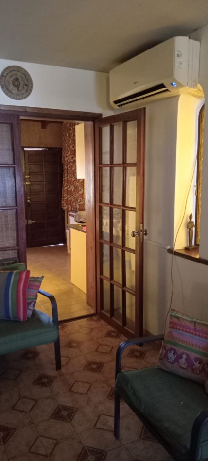 Casa con piscina y amplio jardin