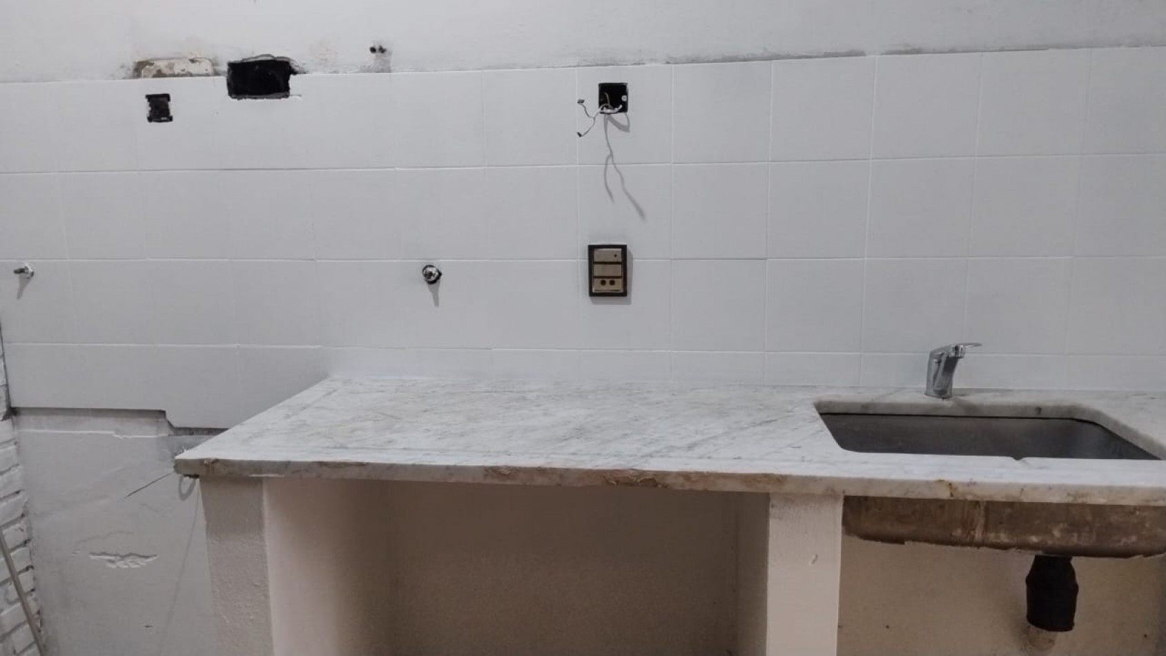 Casa con patio, parrilla y depto 2 ambientes