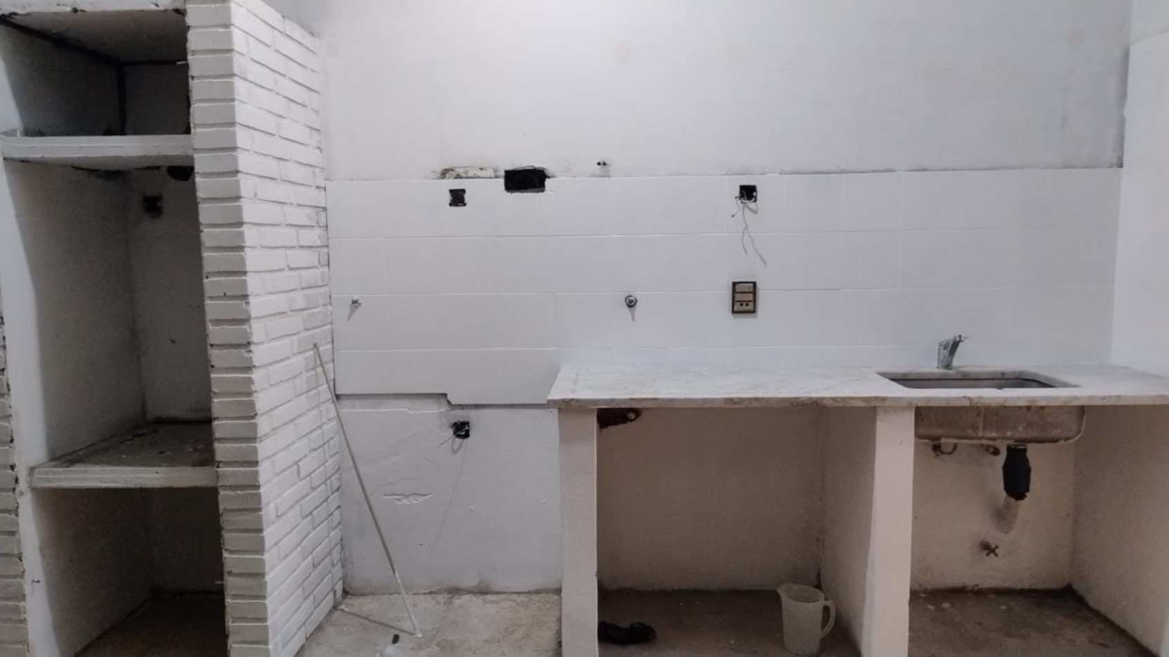 Casa con patio, parrilla y depto 2 ambientes