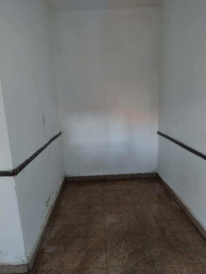 Casa con patio, parrilla y depto 2 ambientes