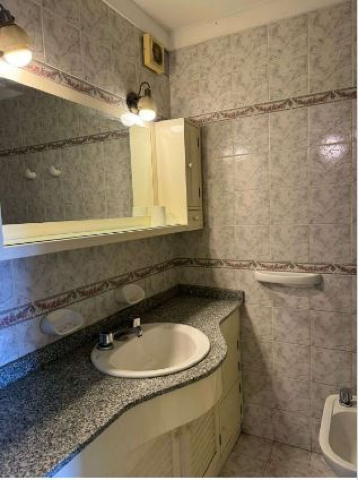 Departamento  5 ambientes- Uso Profesional