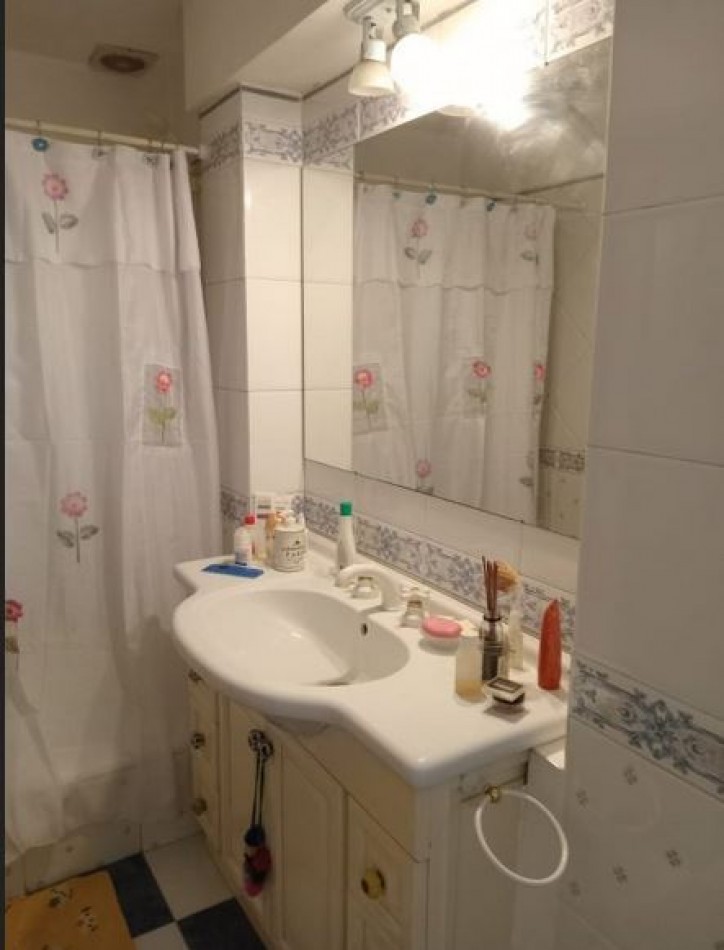 Chalet con quincho y pileta en excelente zona- Adrogue