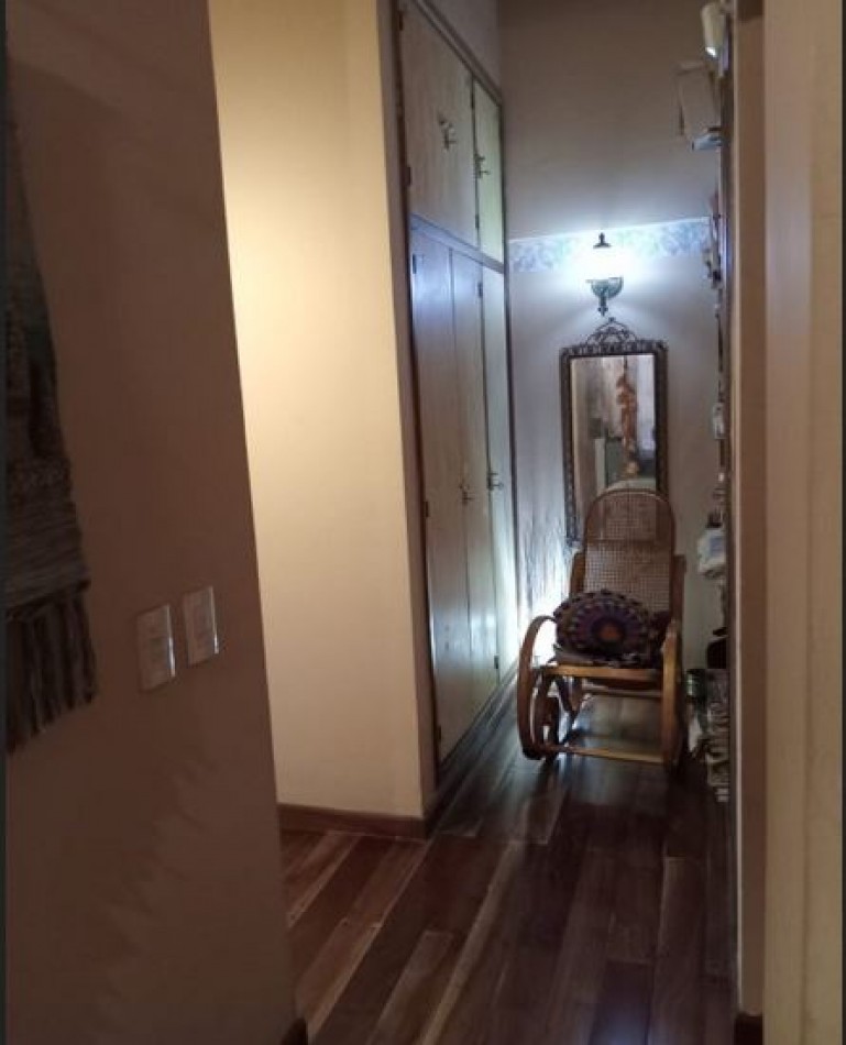 Chalet con quincho y pileta en excelente zona- Adrogue