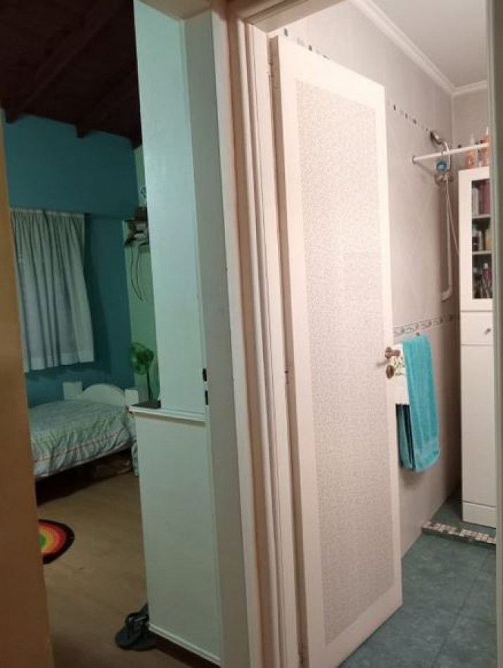 Chalet con quincho y pileta en excelente zona- Adrogue