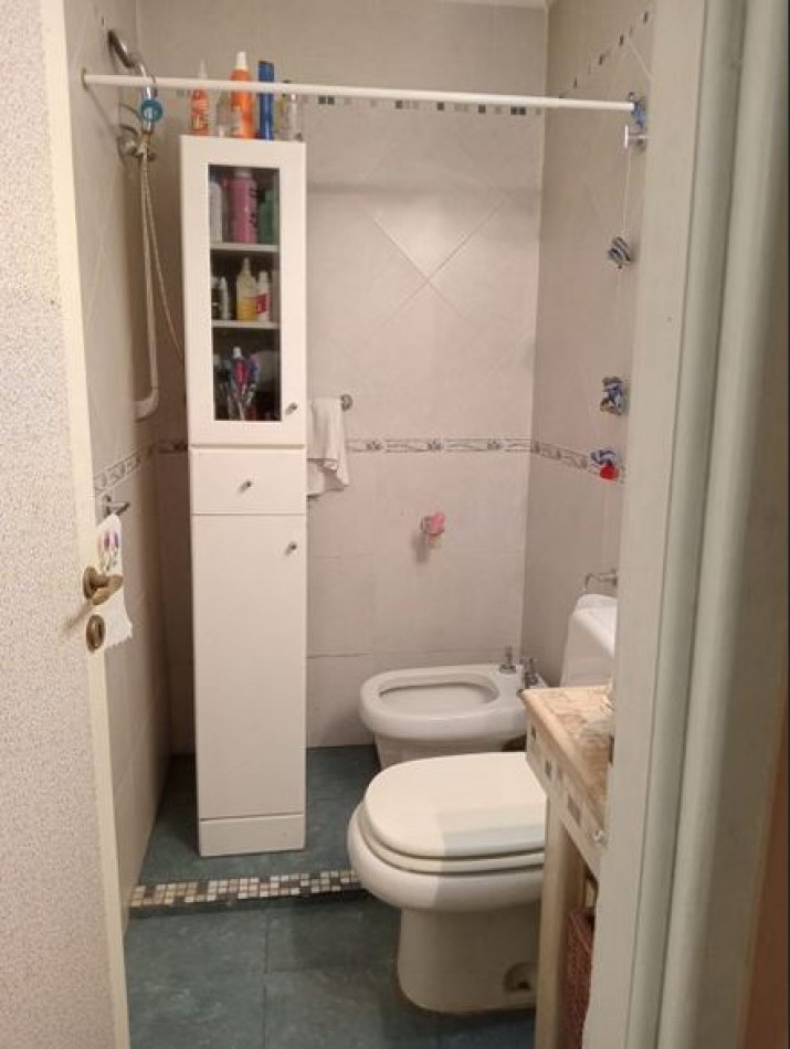 Chalet con quincho y pileta en excelente zona- Adrogue