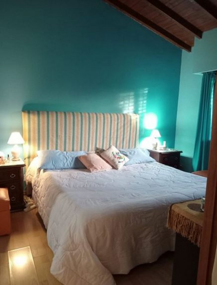 Chalet con quincho y pileta en excelente zona- Adrogue
