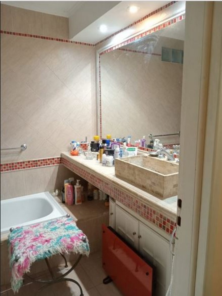 Chalet con quincho y pileta en excelente zona- Adrogue