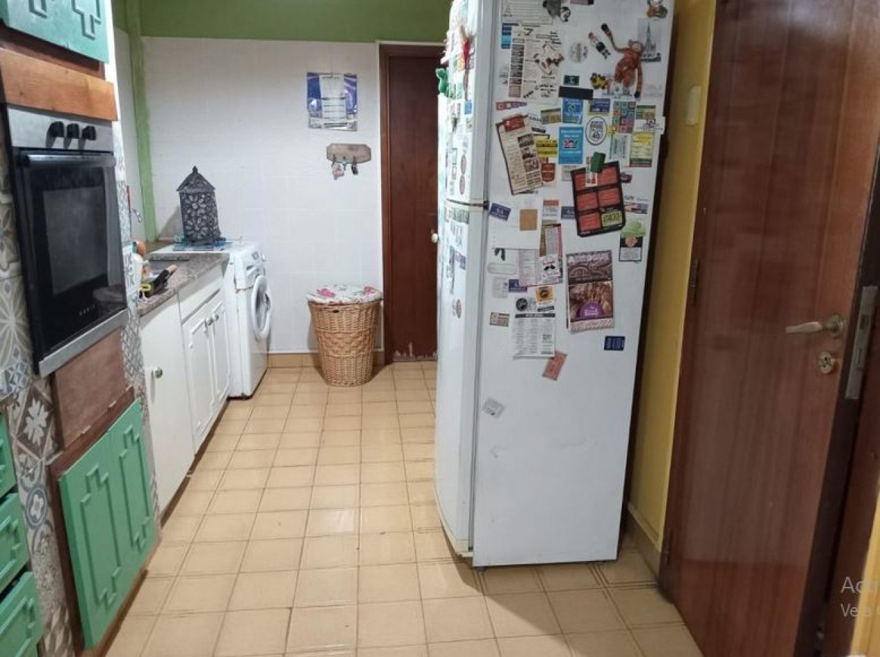 Chalet con quincho y pileta en excelente zona- Adrogue