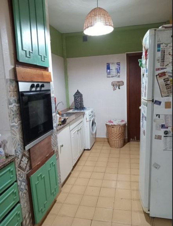 Chalet con quincho y pileta en excelente zona- Adrogue