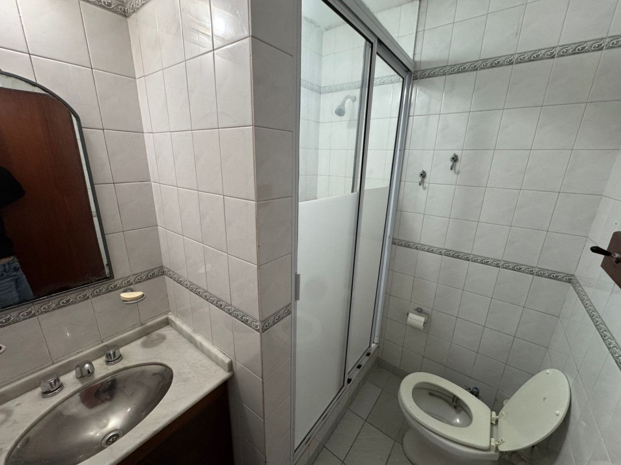 Casa 5 ambientes con parrilla y cochera