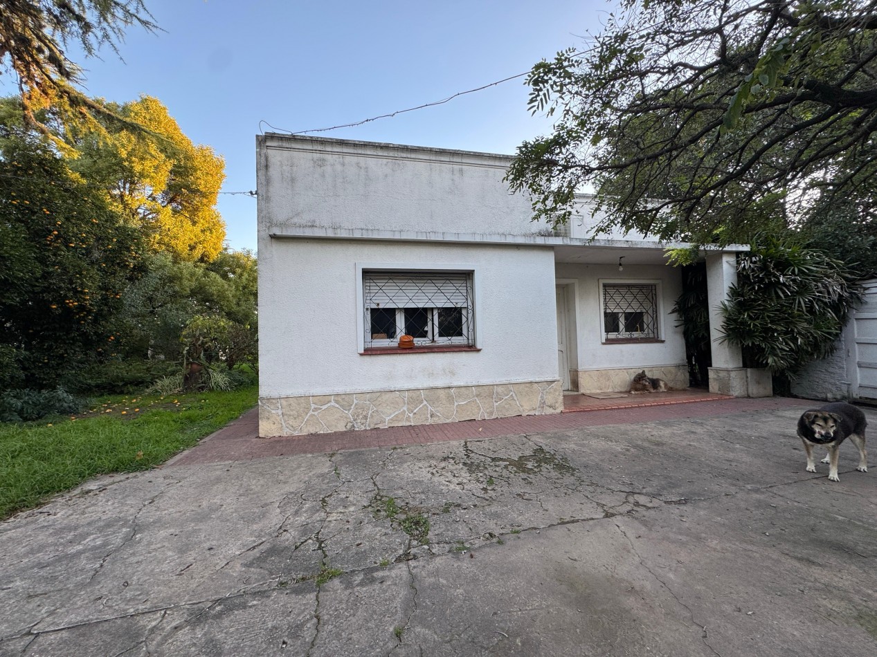 Gran lote con casa 4 ambientes