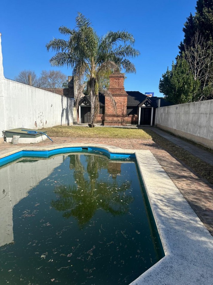Excelente Oportunidad! Casa 4 Ambientes con Quincho y Piscina