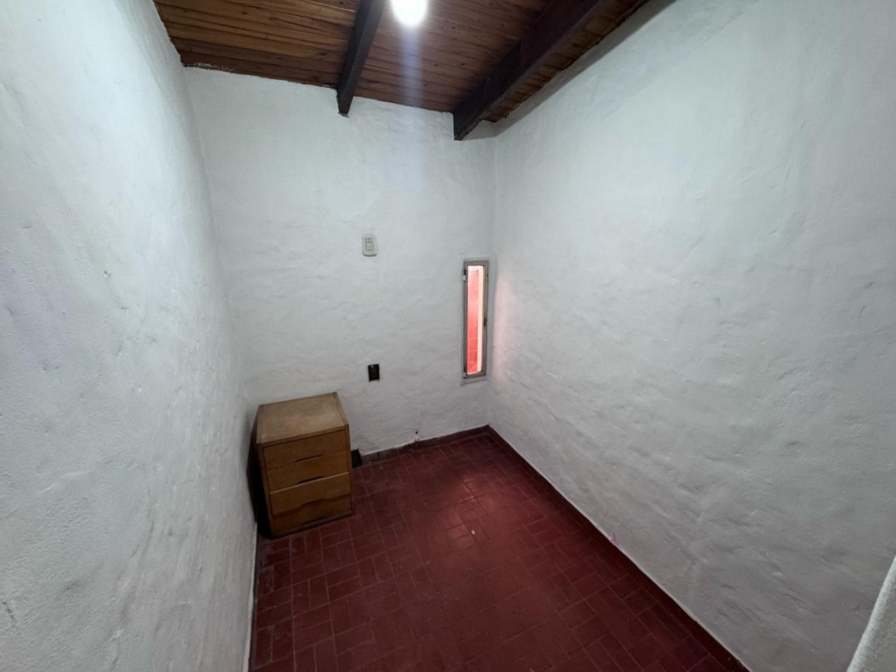 Local comercial con departamento al fondo