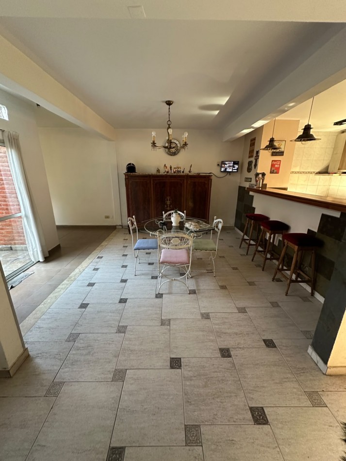 Casa en venta de 5 ambientes R. de Escalada