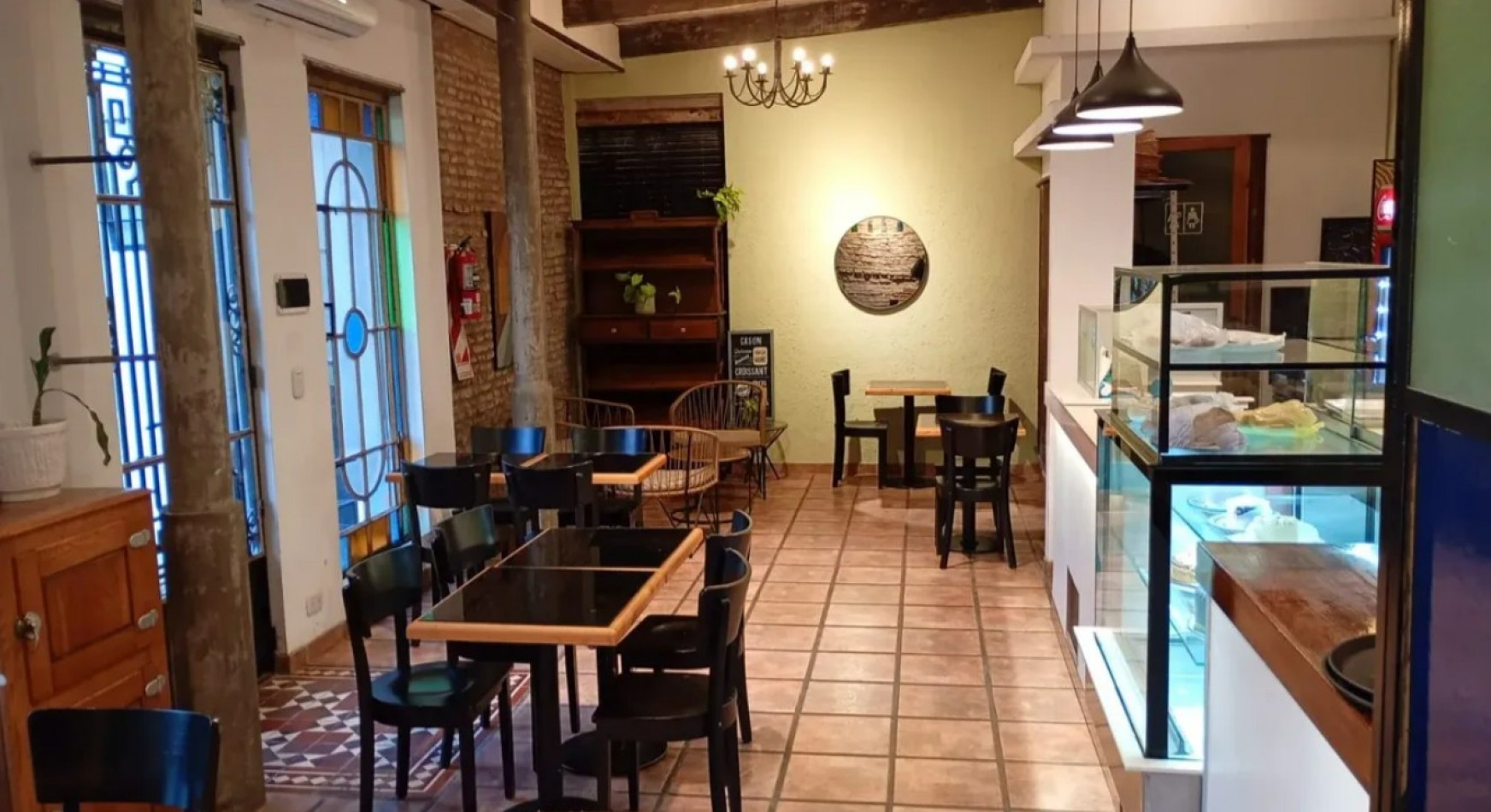 Venta De Fondo De Comercio; Hermosa Cafeteria En Edificio Historico En Adrogue