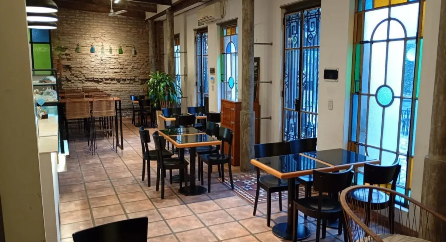 Venta De Fondo De Comercio; Hermosa Cafeteria En Edificio Historico En Adrogue