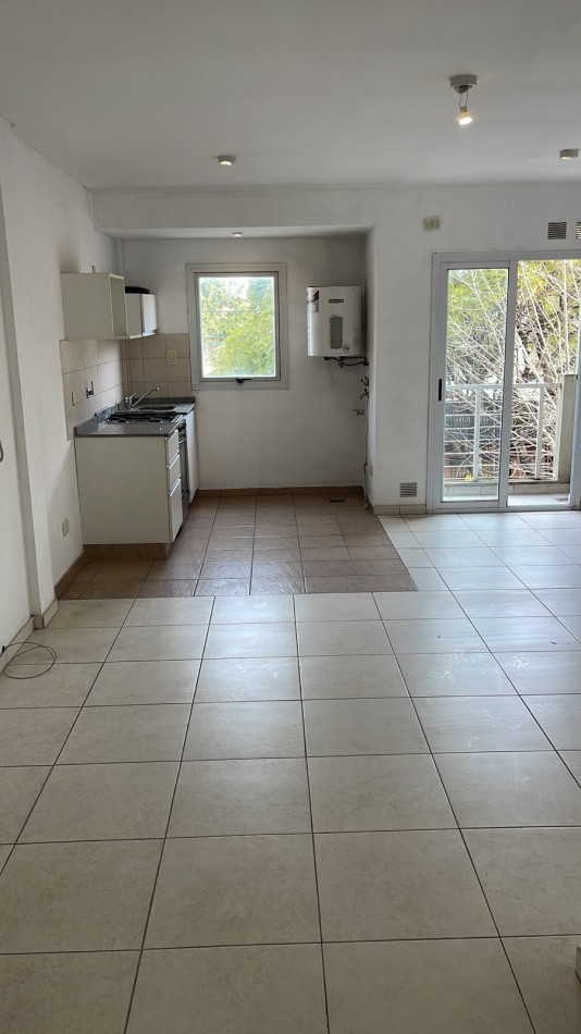 Departamento 2 ambientes en 2do piso - Excelente ubicacion 