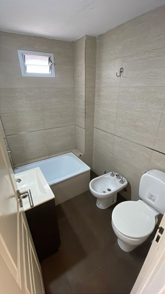 Departamento 2 ambientes en 2do piso - Excelente ubicacion 