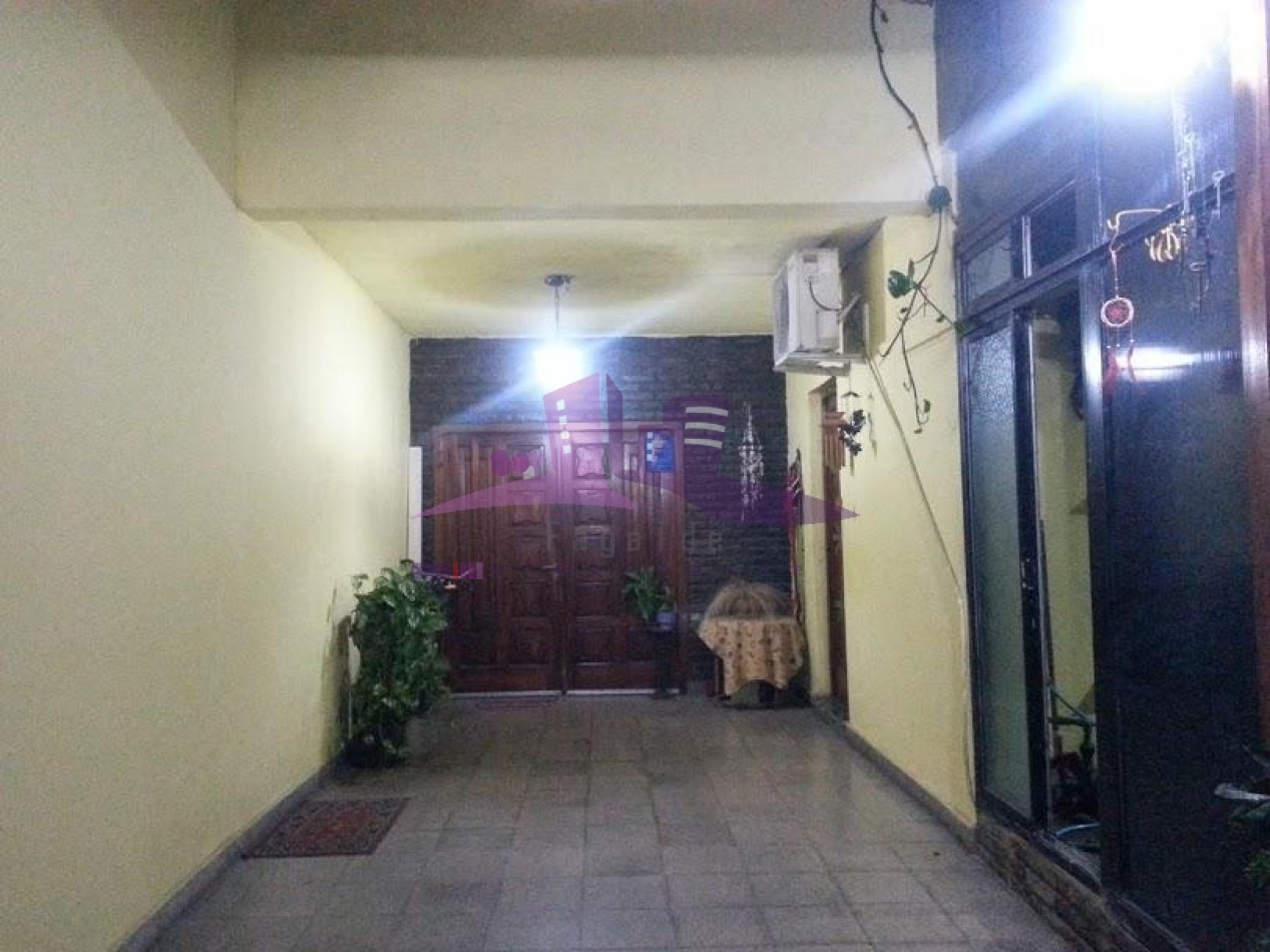 Casa 4 Ambientes con Doble Cochera Cubierta