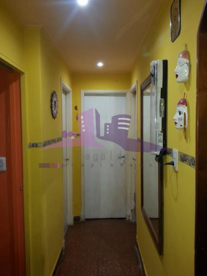 Casa 4 Ambientes con Doble Cochera Cubierta