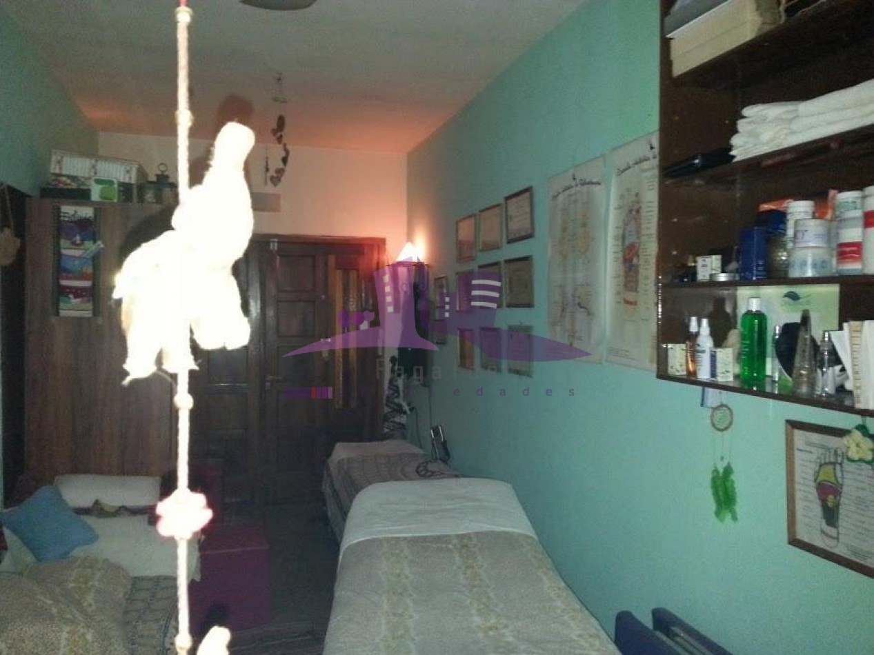 Casa 4 Ambientes con Doble Cochera Cubierta
