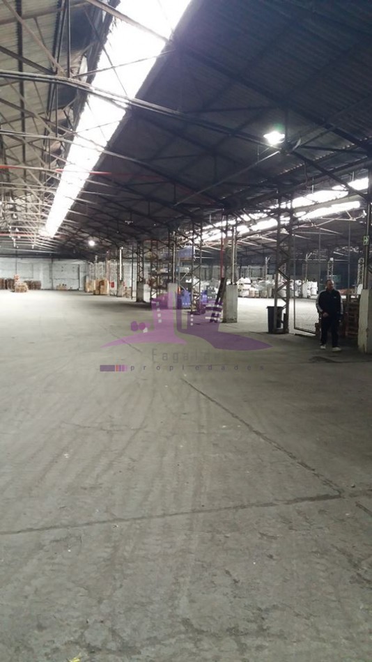 Galpon/deposito de 5000 metros ideal logistica - industria - transporte