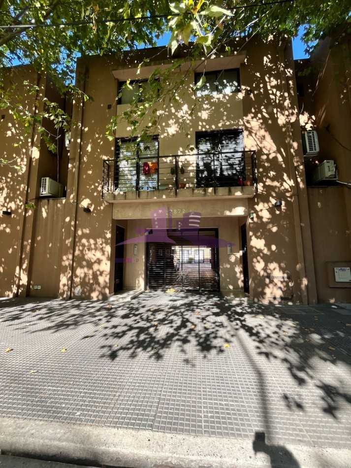 Departamento monoambiente con cochera en Lanus centro