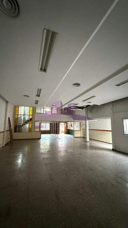 Salon/ local en Banfield este