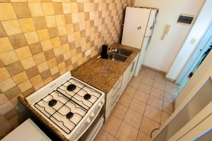 Departamento de 2 Ambientes Al Frente Lanusita Excelente Ubicacion