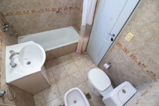 Departamento de 2 Ambientes Al Frente Lanusita Excelente Ubicacion