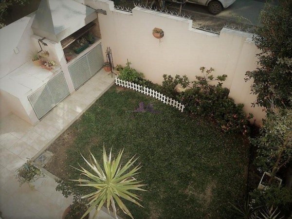 Duplex de 3 Ambientes con Patio y Cochera.