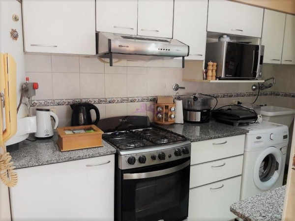 Duplex de 3 Ambientes con Patio y Cochera.