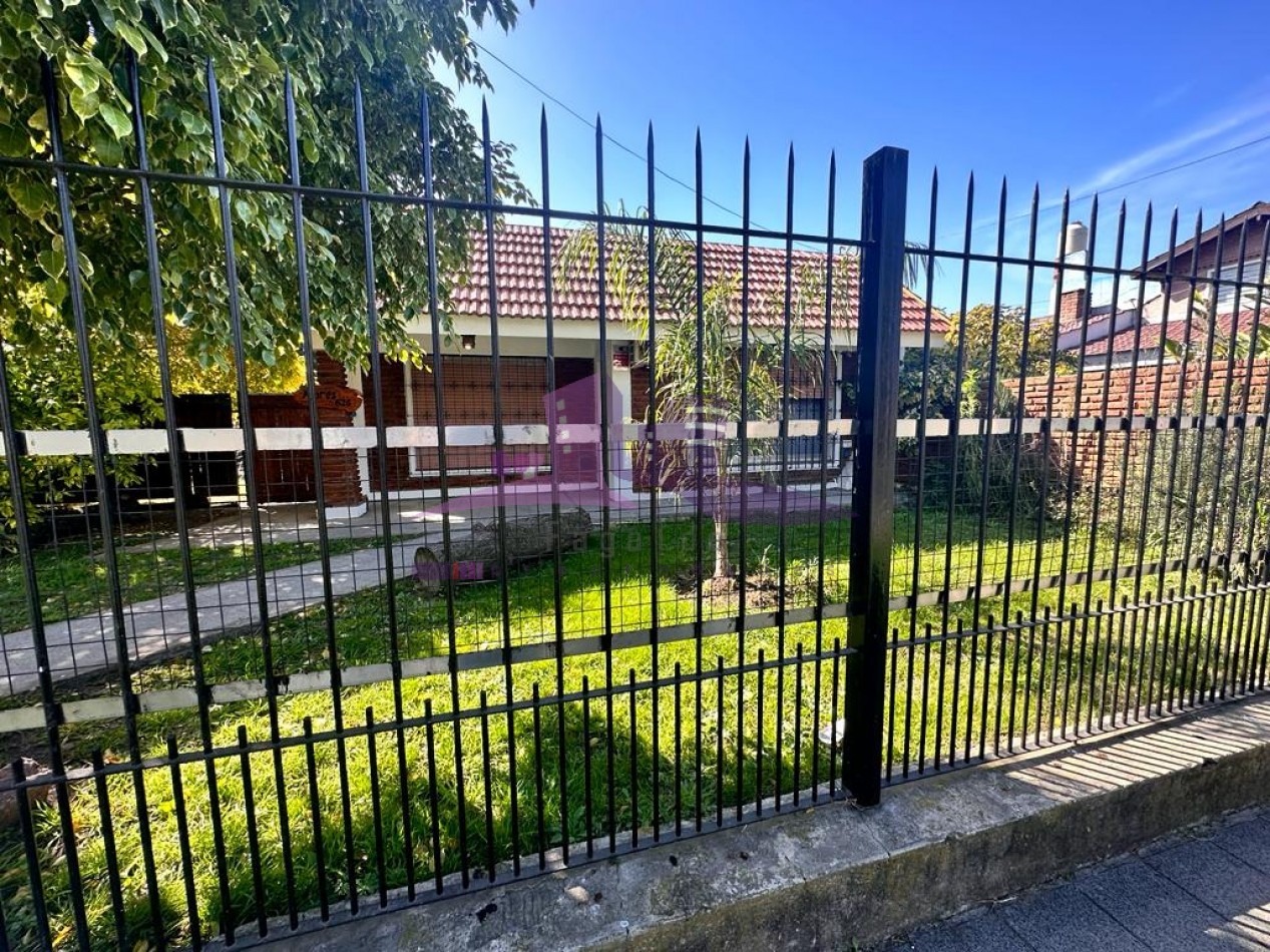 Hermosa quinta con amplio fondo y pileta