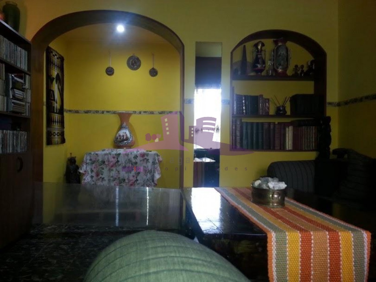 Casa 4 Ambientes con Doble Cochera Cubierta