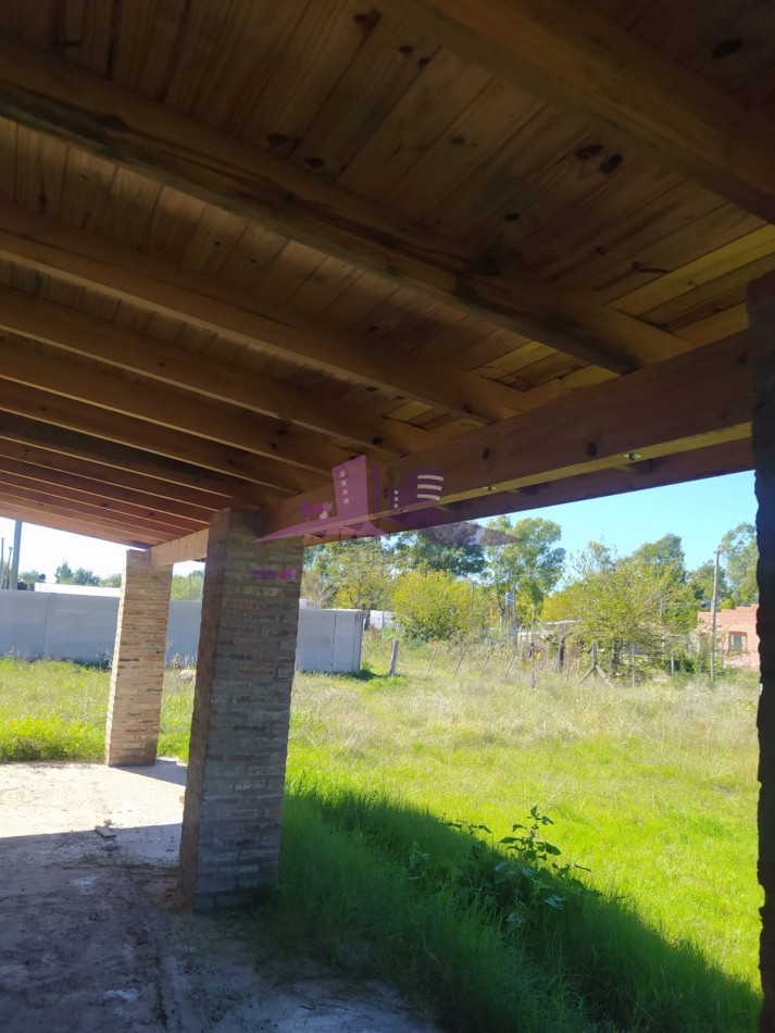 Casa de campo a terminar con amplio lote