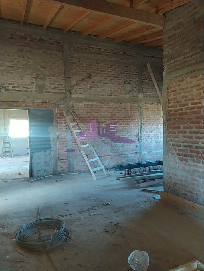 Casa de campo a terminar con amplio lote