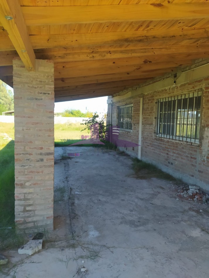 Casa de campo a terminar con amplio lote