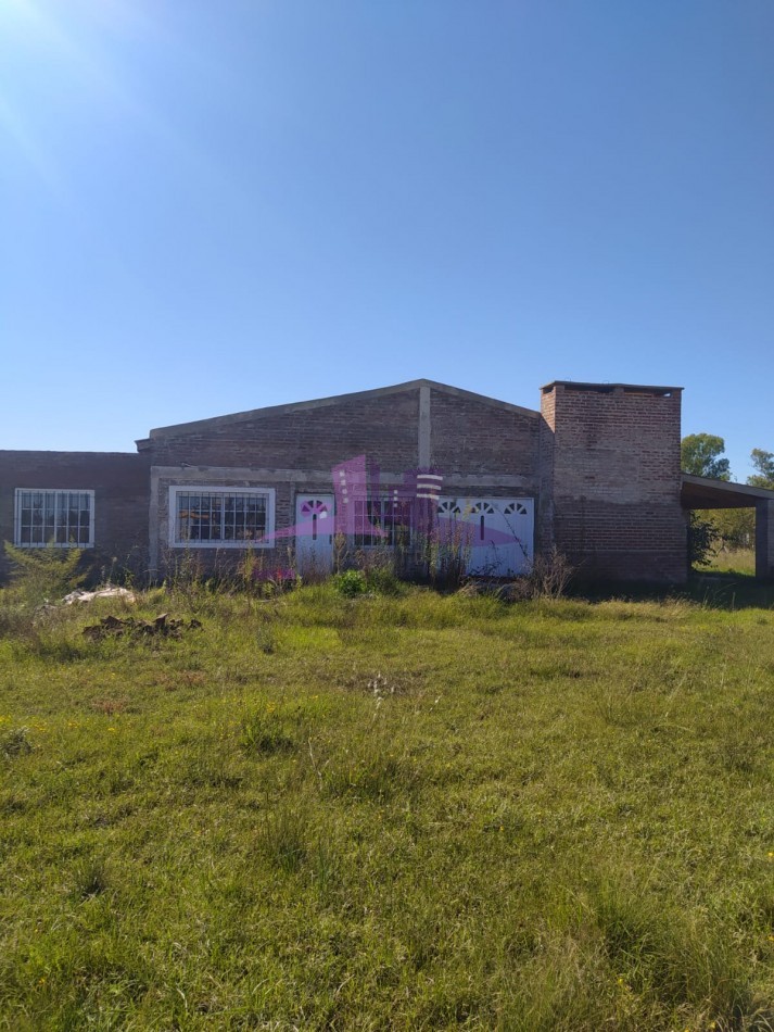 Casa de campo a terminar con amplio lote