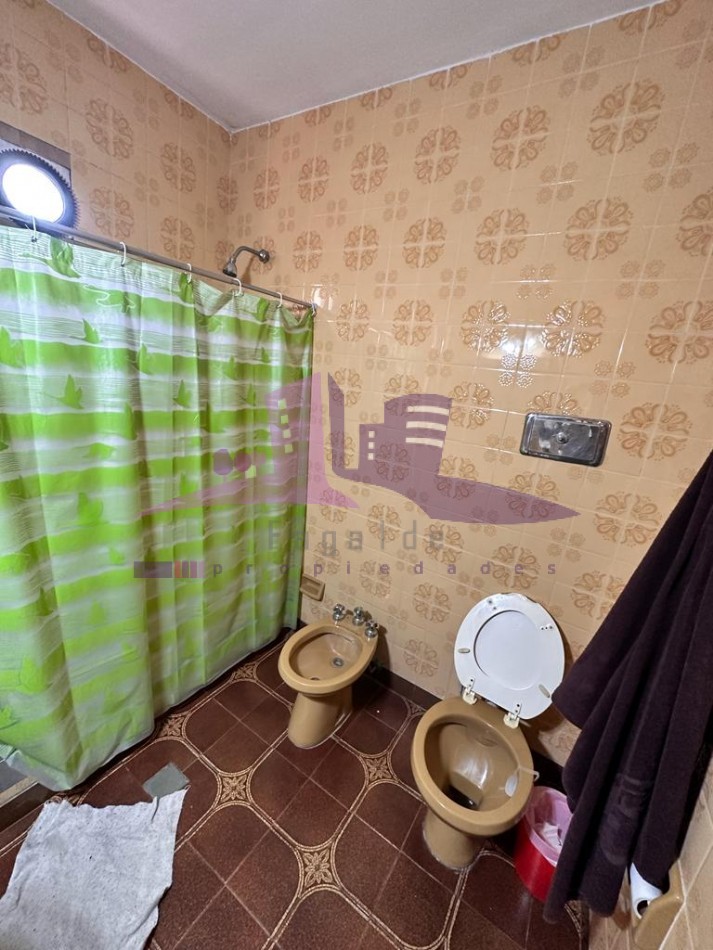Hermosa quinta con amplio fondo y pileta