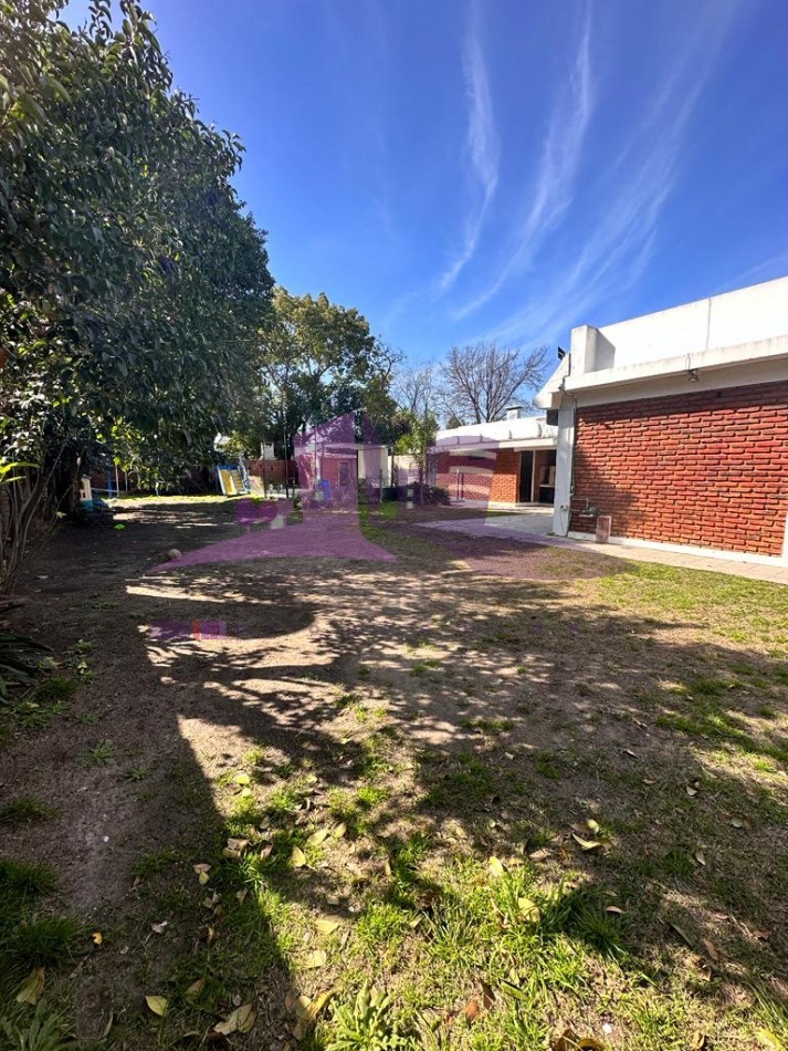 Hermosa quinta con amplio fondo y pileta