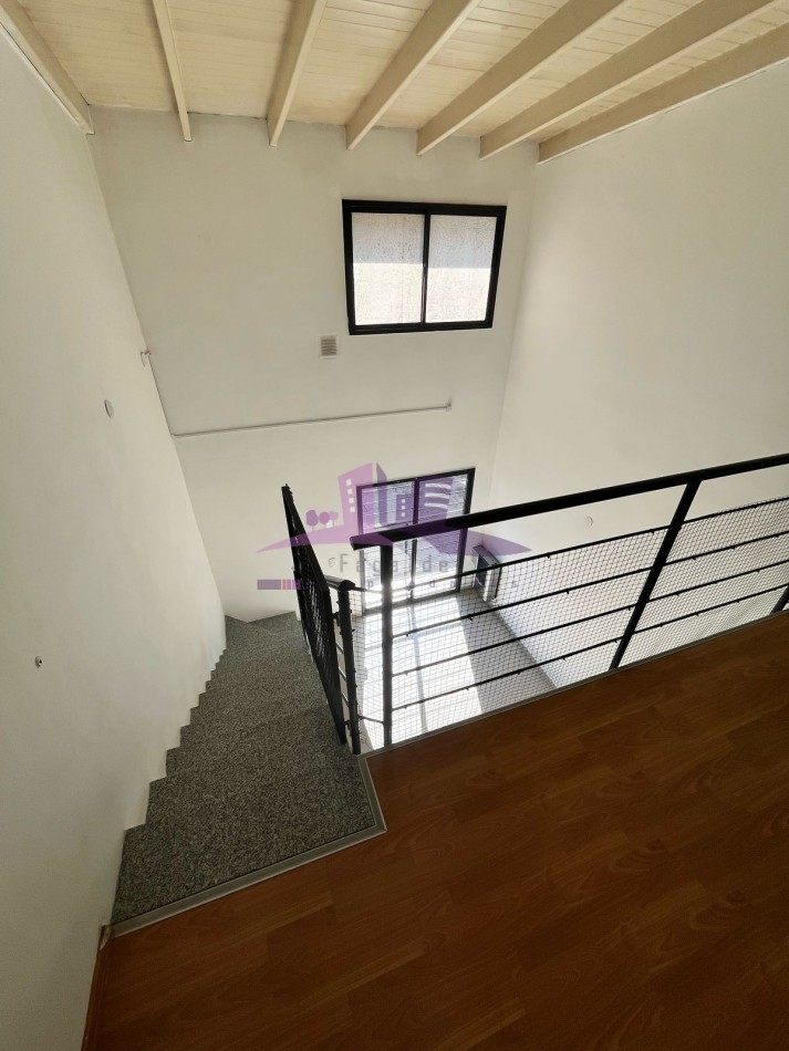 Departamento monoambiente con cochera en Lanus centro
