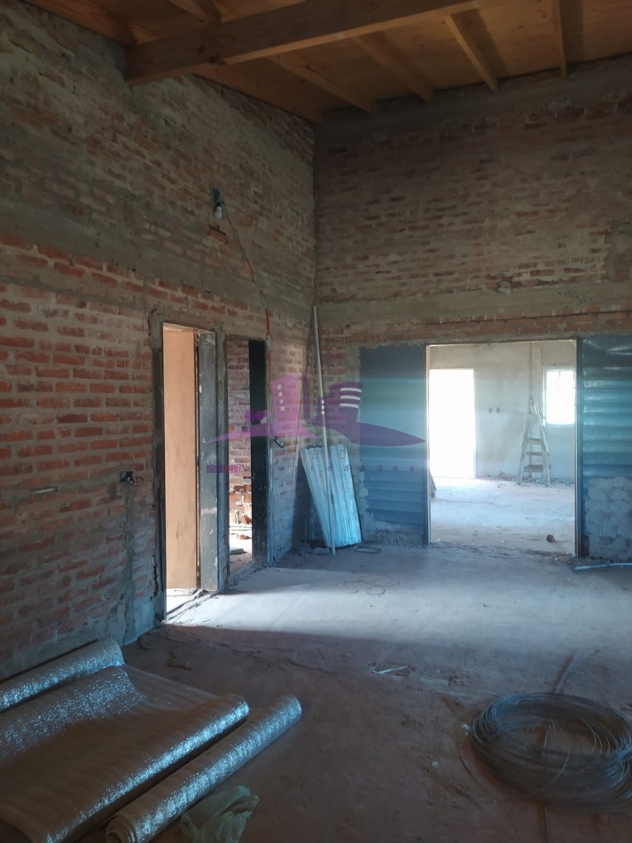 Casa de campo a terminar con amplio lote